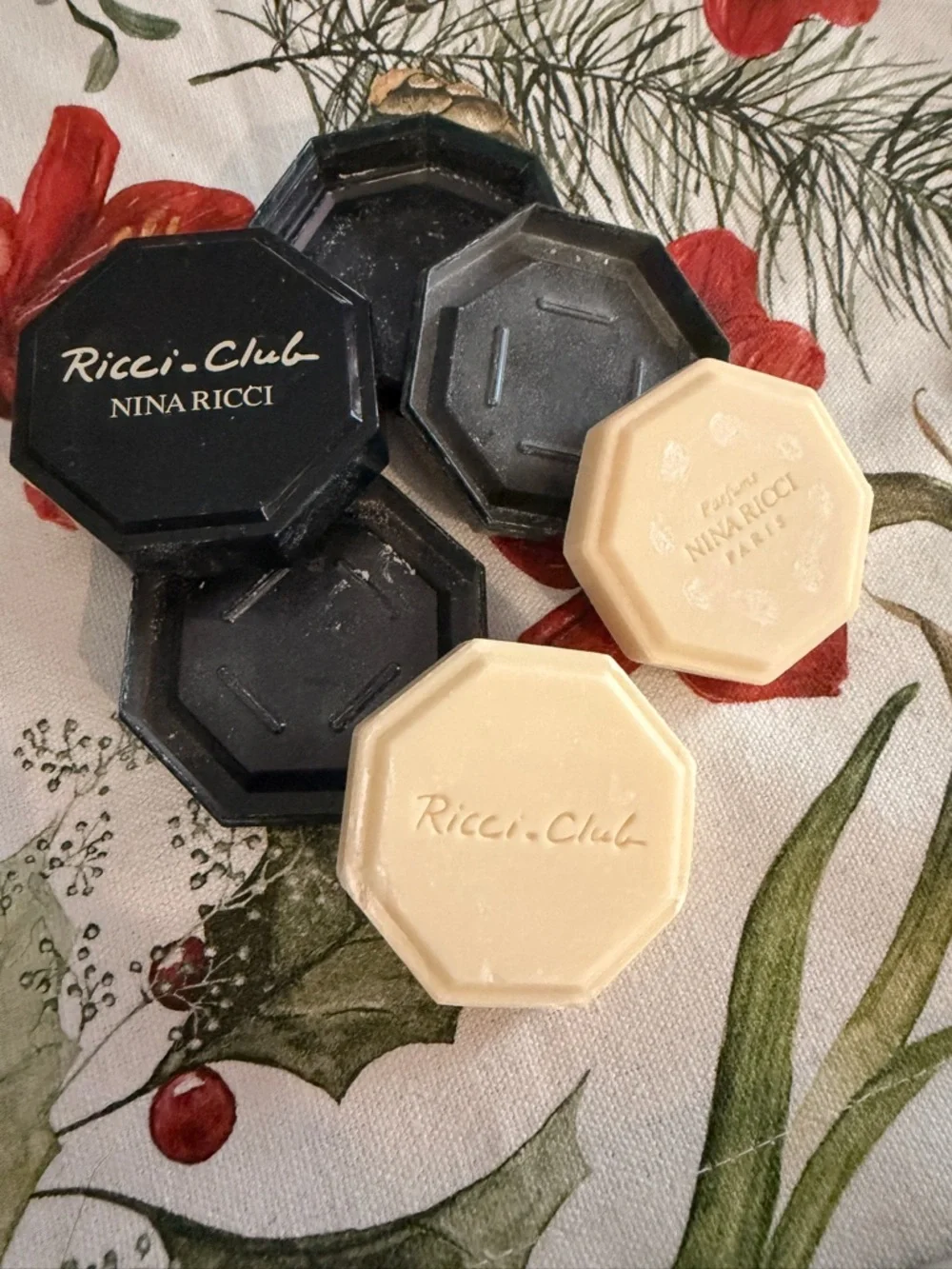 Vintage Nina Ricci Ricci Club Soap Set UNUSED w/ Case Designer Gift UNUSED